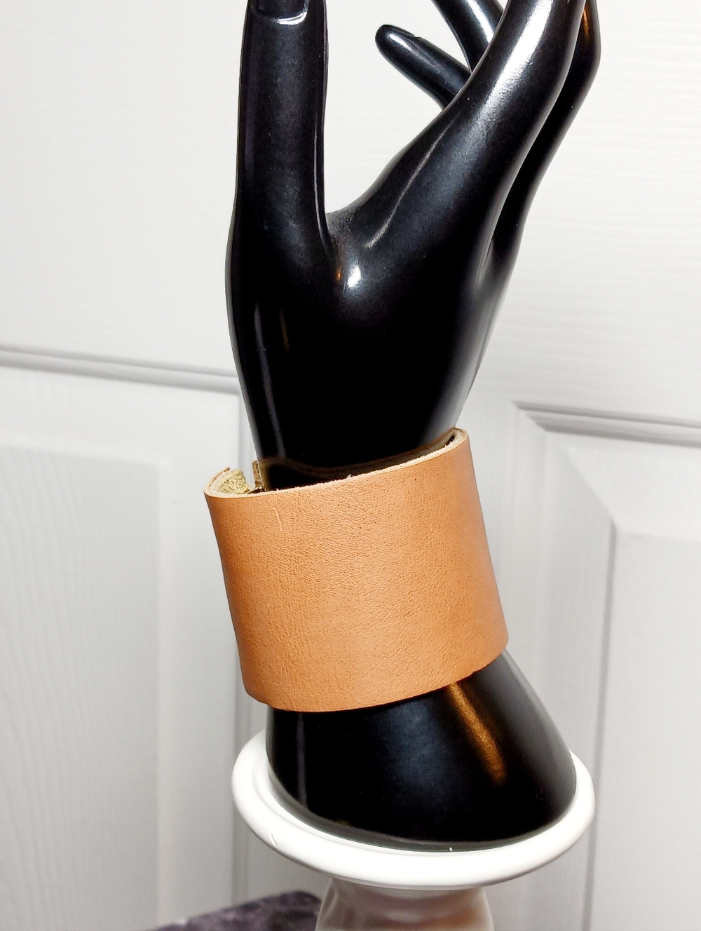 Vintage Altero 237-10G Wide Tan Leather Cuff Bracelet with Gold Hardware